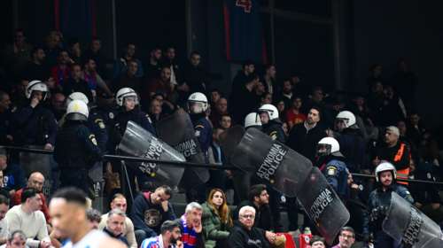 Εξαλλοι οι άνθρωποι της Μπεσίκτας για πανό που σήκωσαν οι οπαδοί του Πανιωνίου - Ξέσπασε "πόλεμος"