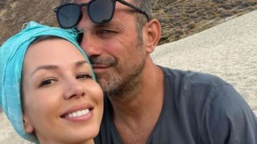 Αλεξάνδρα Νικολαΐδου: Η σύντροφος του Ντέμη δείχνει το νέο χρώμα στα μαλλιά της και ενθουσιάζει τους followers της