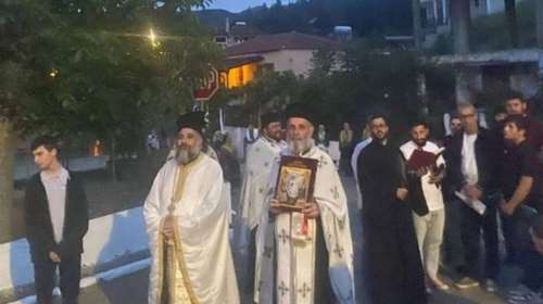 Εύβοια: Λιτανεία στο Προκόπι για να σταματήσουν οι σεισμοί [εικόνες]