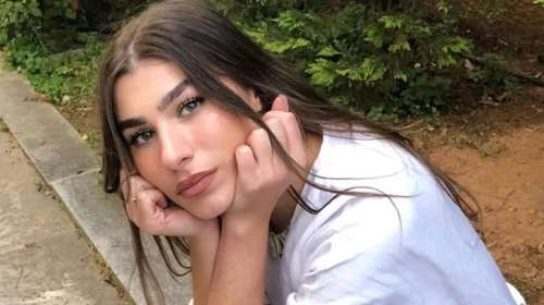 Η Χρύσα Μιχαλοπούλου πιο σέξι και καλλίγραμμη από ποτέ: Το outfit που ανέδειξε τα καλλίγραμμα πόδια της