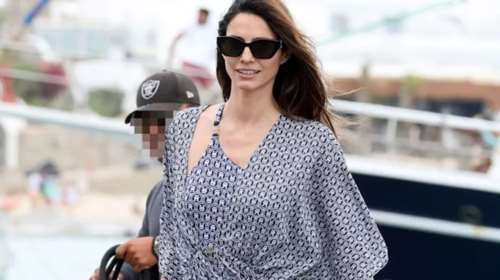 Ηλιάνα Παπαγεωργίου: Δημιούργησε το πιο chic beachwear look με ένα ολόσωμο μαγιό