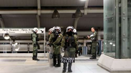 &quot;Καραϊσκάκη&quot;: Σοβαρά επεισόδια μεταξύ οπαδών του Ολυμπιακού και της Άιντραχτ έξω από το γήπεδο