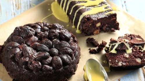 Κέικ σοκολάτας χωρίς βούτυρο, χωρίς αυγά με ελάχιστη ζάχαρη: Η πιο λαχταριστή vegan συνταγή