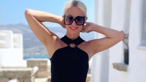 Η Μαρία Μπακοδήμου σε μία υπέροχη φωτογραφία με τον Νίκο Αλιάγα από τις καλοκαιρινές τους διακοπές