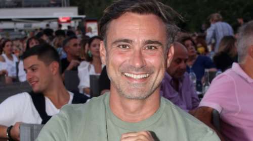 Γιώργος Καπουτζίδης: Το σπίτι του στην Αίγινα έχει την πιο συγκλονιστική θέα