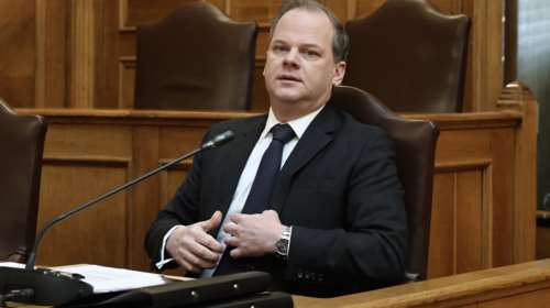 Τέμπη: Νέα δικογραφία στη Βουλή κατά Καραμανλή μετά από μήνυση τραυματία