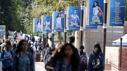 ΗΠΑ: Με απέλαση κινδυνεύουν οι ξένοι φοιτητές αν συνεχιστούν τα μαθήματα από απόσταση