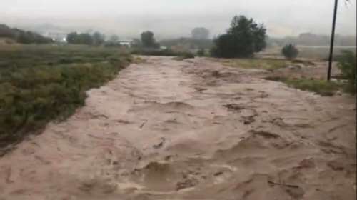 Κακοκαιρία &quot;Ιανός&quot;: Διασώθηκε η τριμελής οικογένεια στους Σοφάδες Καρδίτσας