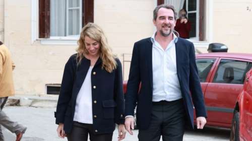 Casual chic η Χρυσή Βαρδινογιάννη στην πρόβα γάμου της - Τα σουέντ loafers της