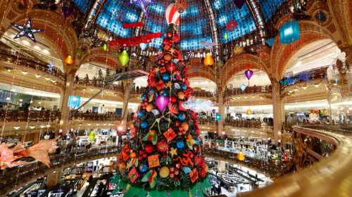 Η μαγεία των Χριστουγέννων στο Παρίσι: Λάμψη, φώτα και εντυπωσιακοί στολισμοί