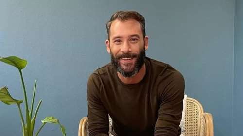 Αντίνοος Αλμπάνης: Η αποστομωτική απάντηση σε σχόλιο για την εμφάνισή του