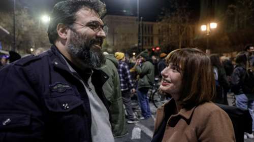 ΣΥΡΙΖΑ: Παρέμβαση Σβίγγου, Βασιλειάδη για &quot;να σταματήσουν άμεσα οι σεξιστικές και ομοφοβικές επιθέσεις&quot;