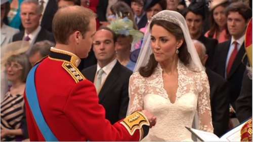 Κέιτ - Γουίλιαμ: Εννέα χρόνια έγγαμου βίου - Τα άγνωστα και αμήχανα στιγμιότυπα του γάμου τους