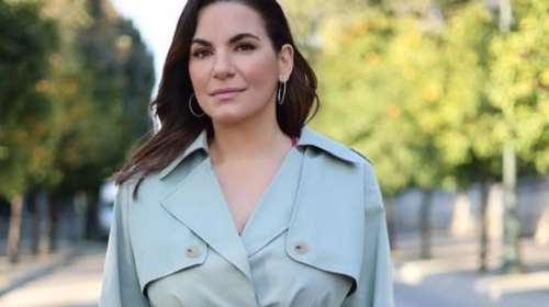 Η Όλγα Κεφαλογιάννη κομψή στη Βουλή με τον Κωνσταντίνο Τασούλα: Το πουκάμισο που κέρδισε τις εντυπώσεις