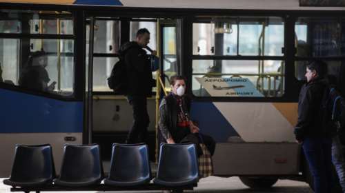 Τι αλλάζει από Δευτέρα στις μετακινήσεις των πολιτών με ΙΧ και ΜΜΜ