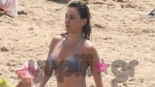 Δήμητρα Ματσούκα: Η &quot;καυτή&quot; εμφάνιση με μικροσκοπικό μπικίνι στη Βουλιαγμένη
