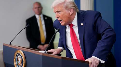 "Βλάκα": Νέα απίστευτη επίθεση Τραμπ στον επικεφαλής της Ομοσπονδιακής Τράπεζας των ΗΠΑ για τα επιτόκια