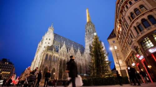 Υποχρεωτικός εμβολιασμός: Η μετάλλαξη Όμικρον αναζωπύρωσε τη συζήτηση - Ποιες χώρες τον έχουν εφαρμόσει