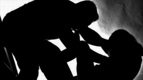 Βίαζε την κόρη του μπροστά στον ανάπηρο αδελφό της: &quot;Η μάνα μου γνώριζε - Είμαι σημαδεμένη&quot;  λέει η 30χρονη γυναίκα
