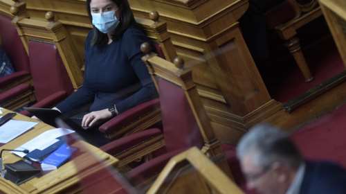 Κεραμέως: Είναι δυνατόν να μπαίνουν στο πανεπιστήμιο μαθητές, γράφοντας απλώς το όνομά τους;