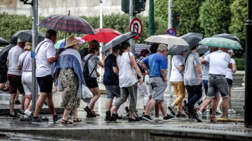 Πώς θα είναι ο καιρός το Σαββατοκύριακο: Αλλάζει από Δευτέρα - Πού θα βρέχει
