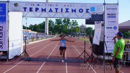 Μετά τον &quot;μαραθώνιο καρκίνου&quot; έτρεξε στον Μαραθώνιο Κρήτης – Συγκινεί η αθλήτρια Μαρία Πολύζου [Βίντεο]