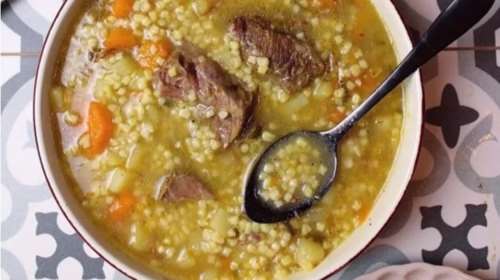 Η ιδανική σούπα για το κρύο με μοσχάρι και τραχανά