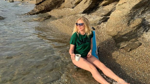 Σμαράγδα Καρύδη και Θοδωρής Αθερίδης: Καλό καλοκαίρι παιδιά 🌞 #αιγινούλα