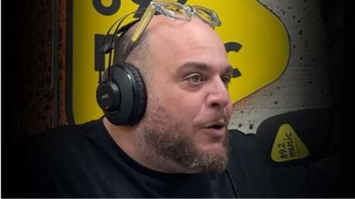 Ξεκαρδιστικό: Ο Φάνης Λαμπρόπουλος &quot;αποδομεί&quot; όσους πάνε στα νησιά για το Πάσχα ενώ είναι από το... Διαβολίτσι [βίντεο]