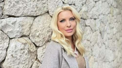 Ελένη Μενεγάκη: Oι νέες εικόνες από το σπίτι της στα Μελίσσια - Ψάχνει ιδέες για το φαγητό της ημέρας