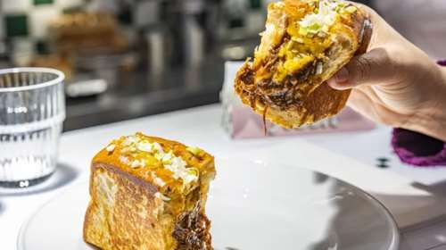 Από ρολά αστακού και καλαμάκι συκώτι μέχρι νεο-ναπολιτάνικη πίτσα και κορυφαίο burger: Τα νέα street food της Αθήνας