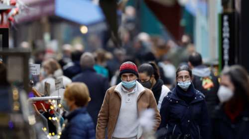 Αισιοδοξία για την &quot;Όμικρον&quot; στη Γαλλία: &quot;Ίσως είναι η αρχή της εξέλιξης προς έναν πιο κοινό ιό&quot;