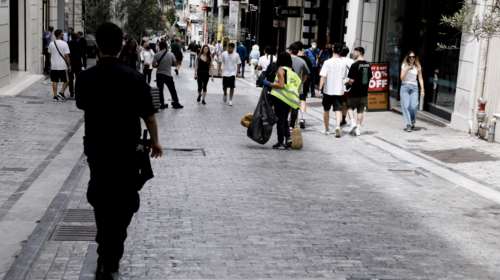 Ελεγχοι της ΕΛ.ΑΣ. στα ανοιχτά καταστήματα: Πρόστιμα για μη χρήση μάσκες και απουσία βιβλιαρίων υγείας
