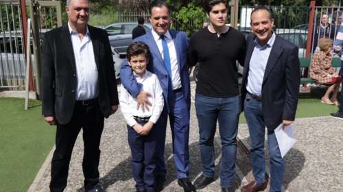 Σύσσωμη η οικογένεια Γεωργιάδη στην κάλπη... &quot;για γούρι&quot;