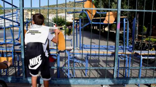 Λουκέτο σε περισσότερα από 450 σχολεία λόγω κορονοϊού και καταλήψεων