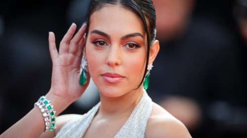 Υπέρλαμπρη στις Κάννες η Τζορτζίνα Ροντρίγκες – Η πρώτη εμφάνιση μετά τη γέννα και τον χαμό του μωρού της