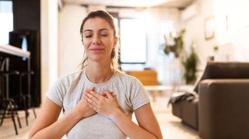 Έτσι προστατεύει η καρδιολόγος την καρδιά της - το no1 σύμπτωμα που δεν αγνοεί ποτέ