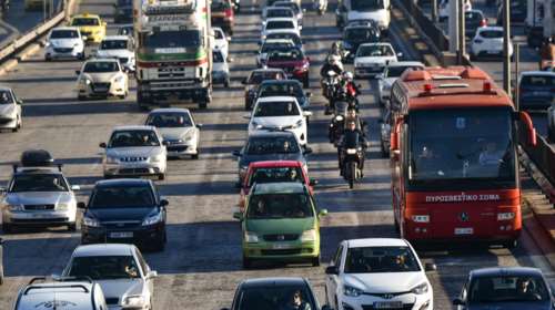 Μποτιλιάρισμα &quot;κόλαση&quot; στον Κηφισό - Αυξημένη κίνηση και στο κέντρο της Αθήνας