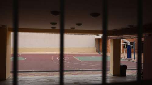 Ηλεία: &quot;Το παιδί βρίσκεται σε σοκ&quot;, λέει η μητέρα της 13χρονης που ξυλοκοπήθηκε από συμμαθήτριά της [βίντεο]