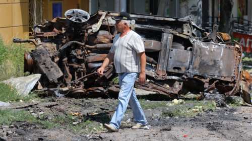 Δραματικές ώρες στη Μαριούπολη: Προσπαθούν να επιβιώσουν με 5 λίτρα πόσιμου νερού την εβδομάδα