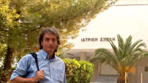 Ασκληπιείο: Αυτός είναι ο γιατρός που έκανε &quot;μαϊμού&quot; εμβόλια στους &quot;ψεκασμένους&quot;  [Εικόνες]