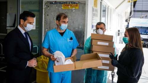 Ξεκινά η παραγωγή μασκών σε εργοστάσιο στη Λάρισα - Το παρασκήνιο που προηγήθηκε