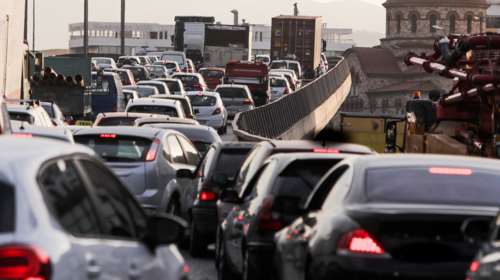 &quot;Έμφραγμα&quot; στους δρόμους της Αττικής: Ξεκίνησε η έξοδος  για το τριήμερο της Καθαράς Δευτέρας