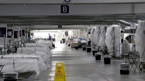 Κορονοϊός-ΗΠΑ: Δραματικές ώρες στη Νεβάδα - Πάρκινγκ νοσοκομείου μετατράπηκε σε μονάδα [Βίντεο-Εικόνες]