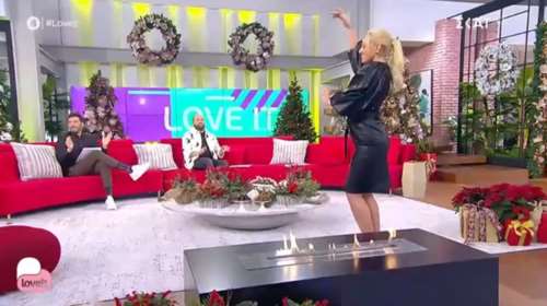 Η Ιωάννα Μαλέσκου σε αυτάρεσκο σόλο τσιφτετέλι on air: &quot;Πούλα το, πούλα το&quot; φώναζαν οι συνεργάτες της [Βίντεο]