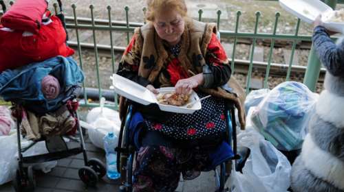 Ουκρανία - Ερυθρός Σταυρός:  Πάνω από 100 λεωφορεία με αμάχους αναχώρησαν από το Σούμι