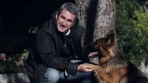 Λοβέρδος: Ζητάει πραγματικούς φιλόζωους για να υιοθετήσουν τρία ημίαιμα κουτάβια [Εικόνες]