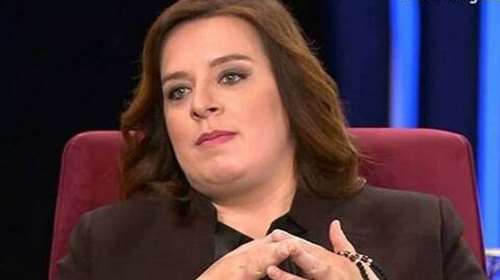 Γωγώ Τσαμπά: Κατηγορείται για διατάραξη κοινής ησυχίας - Τραγούδησε σε σχολική γιορτή και κατέληξε στο αυτόφωρο