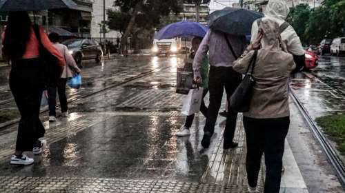 Ο καιρός... τρελάθηκε: Βαθιά άνοιξη το επόμενο 48ωρο, ψυχρό κύμα εξπρές το Σαββατοκύριακο και μετά πάλι άνοιξη [Χάρτες]