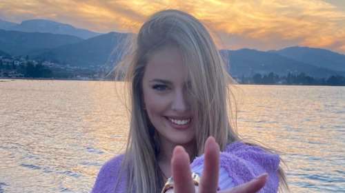 Σπάνιες φωτογραφίες από την παιδική ηλικία της Ντόρας Μακρυγιάννη